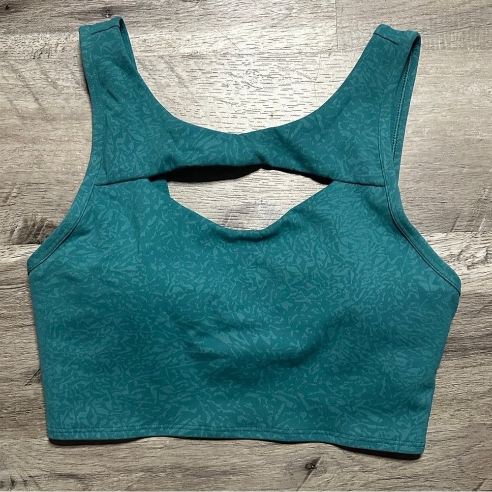 Lululemon Everlux Cut-Out Train Bra *Medium Support, B/C Cups